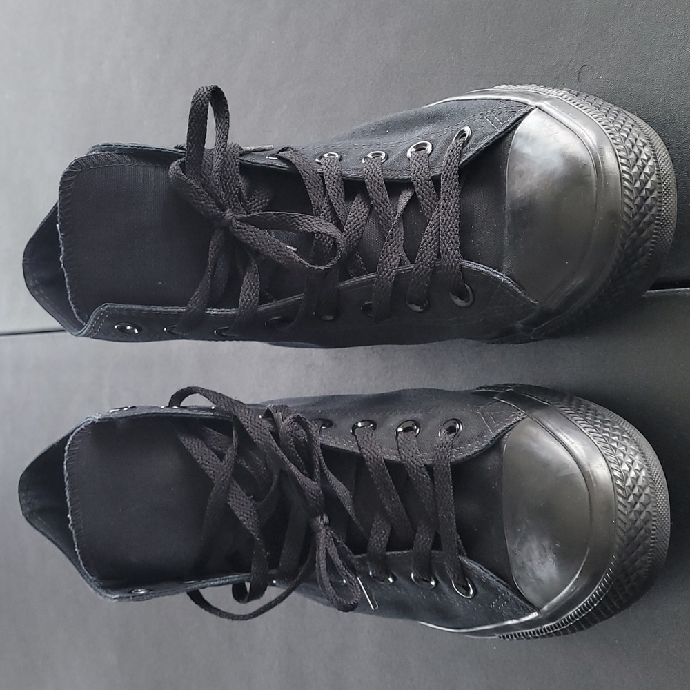 Chuck Taylors w/ box